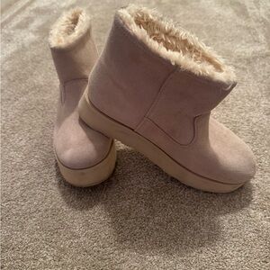 Cozy Beige Ankle Boots with Faux Fur